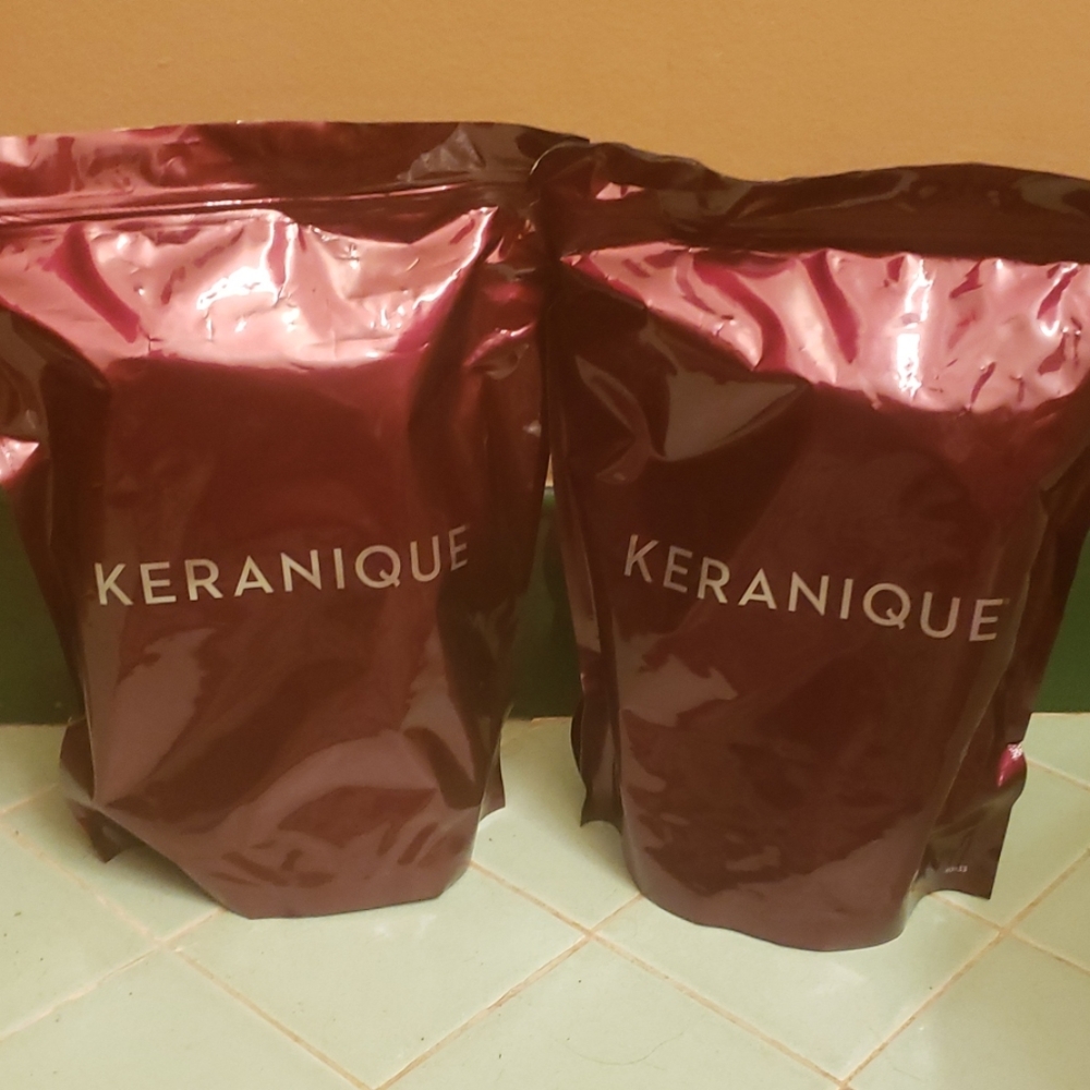 New in Package Keranique Shampoo & Conditioner x2!